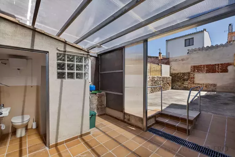 Casa de poble reformada el 2026, amb pati de 50 m² i ubicació excel·lent.