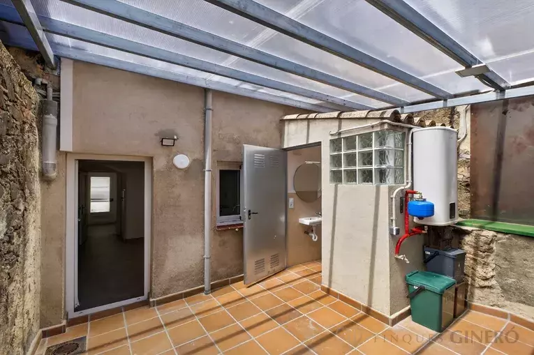 Casa de poble reformada el 2026, amb pati de 50 m² i ubicació excel·lent.