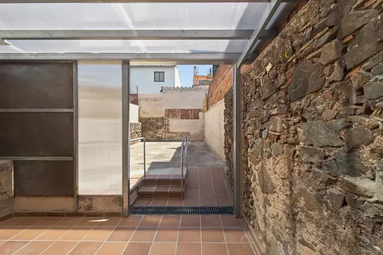 Casa de poble reformada el 2026, amb pati de 50 m² i ubicació excel·lent.