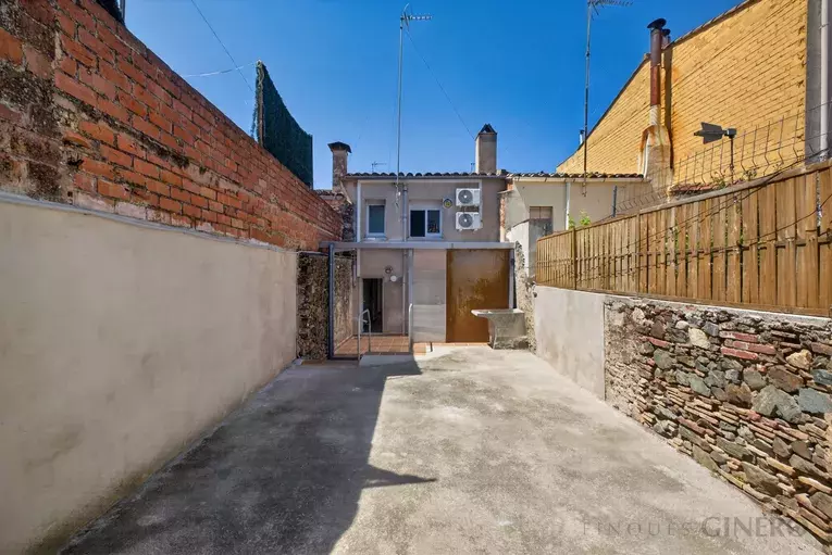 Casa de poble reformada el 2026, amb pati de 50 m² i ubicació excel·lent.