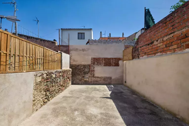 Casa de poble reformada el 2026, amb pati de 50 m² i ubicació excel·lent.