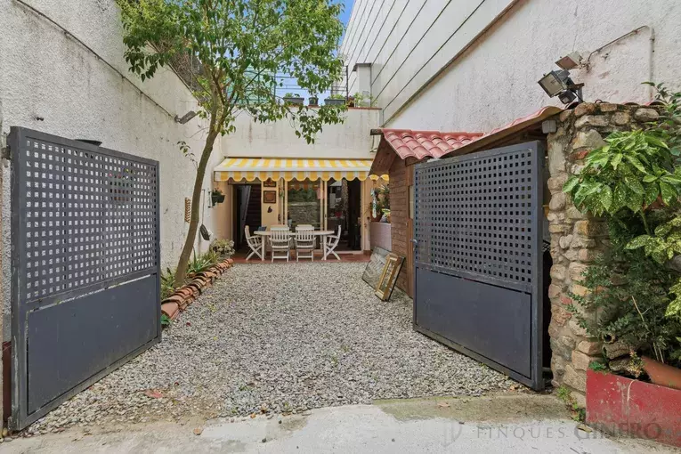 Cal Bonic: a unique 19th-century house with garden, terrace and dual access in the heart of Riudarenes