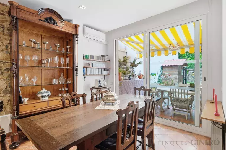 Cal Bonic: a unique 19th-century house with garden, terrace and dual access in the heart of Riudarenes