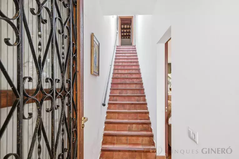 Cal Bonic: a unique 19th-century house with garden, terrace and dual access in the heart of Riudarenes