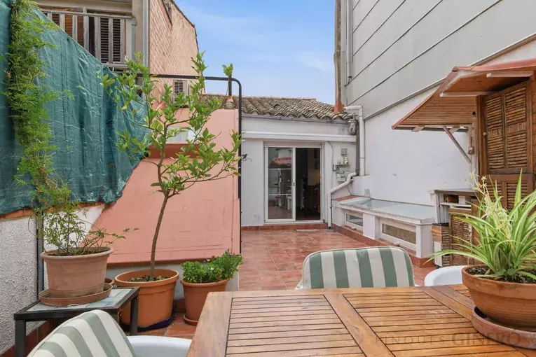 Cal Bonic: a unique 19th-century house with garden, terrace and dual access in the heart of Riudarenes