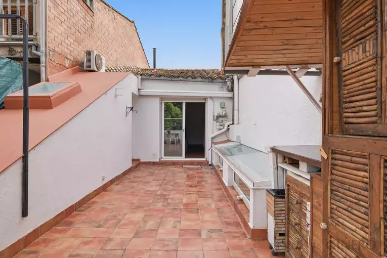 Cal Bonic: a unique 19th-century house with garden, terrace and dual access in the heart of Riudarenes