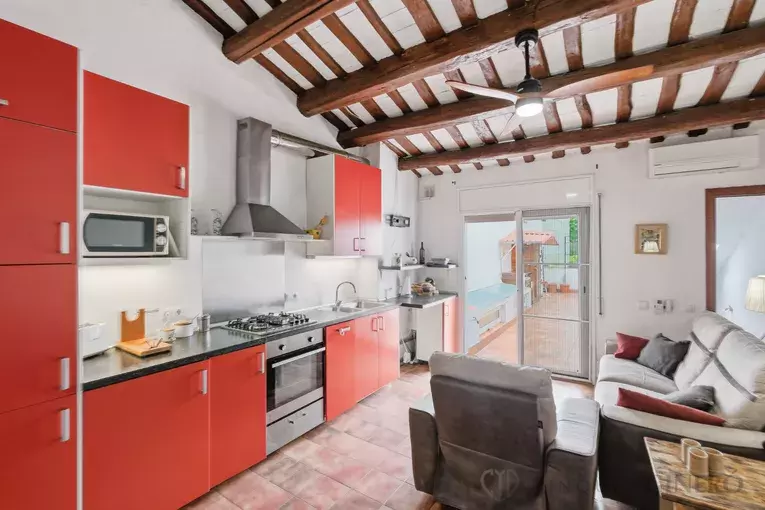 Cal Bonic: a unique 19th-century house with garden, terrace and dual access in the heart of Riudarenes