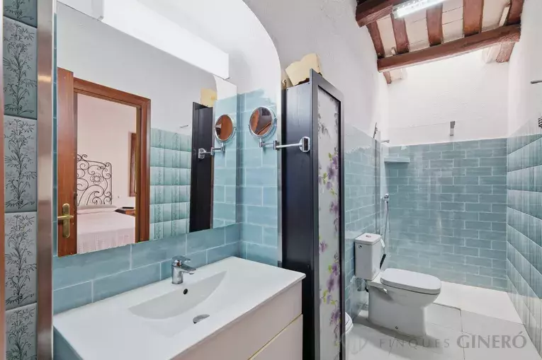 Cal Bonic: a unique 19th-century house with garden, terrace and dual access in the heart of Riudarenes