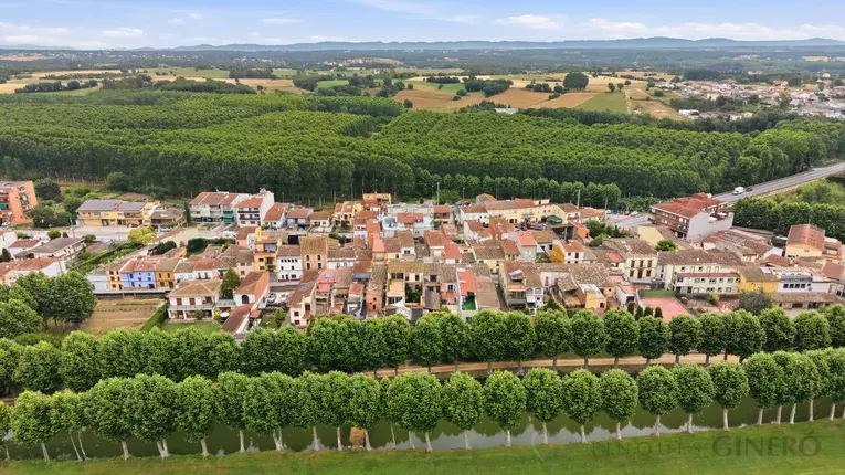 Cal Bonic: a unique 19th-century house with garden, terrace and dual access in the heart of Riudarenes