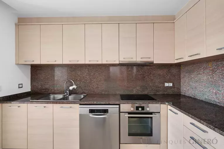 Two-bedroom apartment with parking and lift in Sant Dalmai