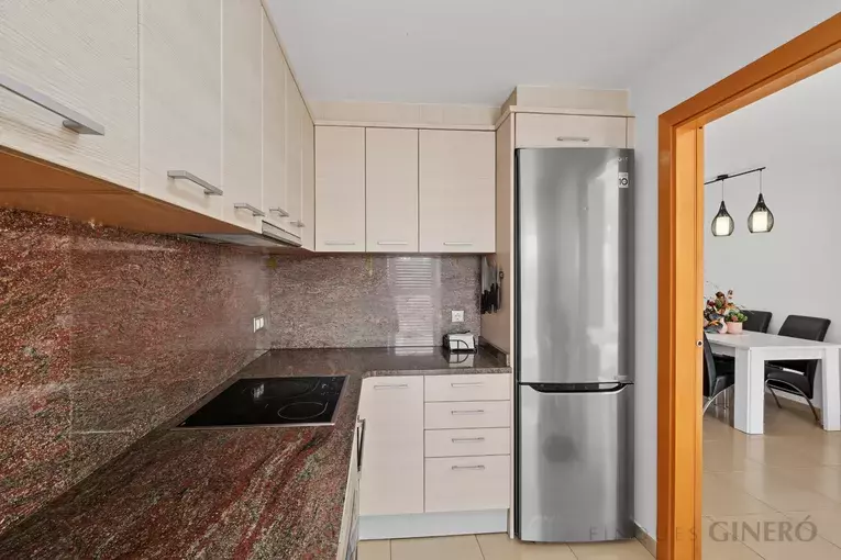 Two-bedroom apartment with parking and lift in Sant Dalmai
