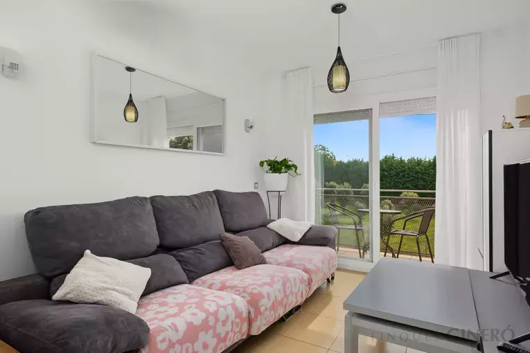 Two-bedroom apartment with parking and lift in Sant Dalmai