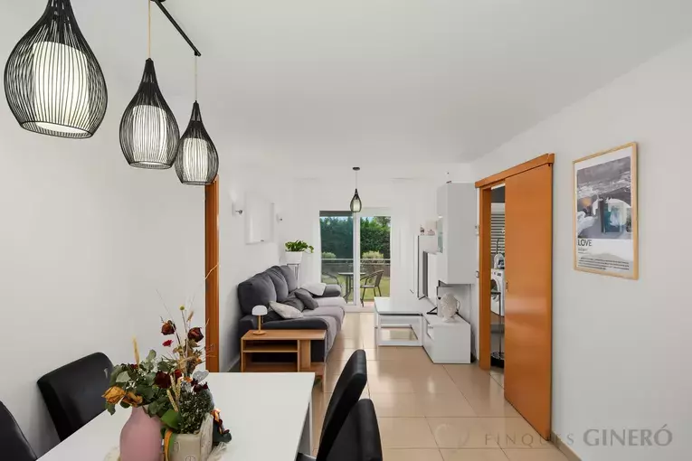 Two-bedroom apartment with parking and lift in Sant Dalmai