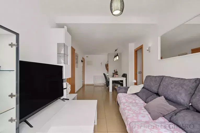 Two-bedroom apartment with parking and lift in Sant Dalmai