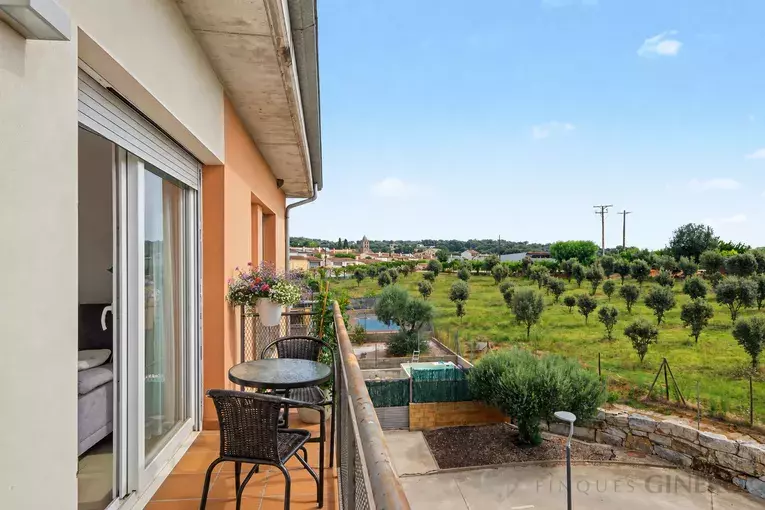 Two-bedroom apartment with parking and lift in Sant Dalmai