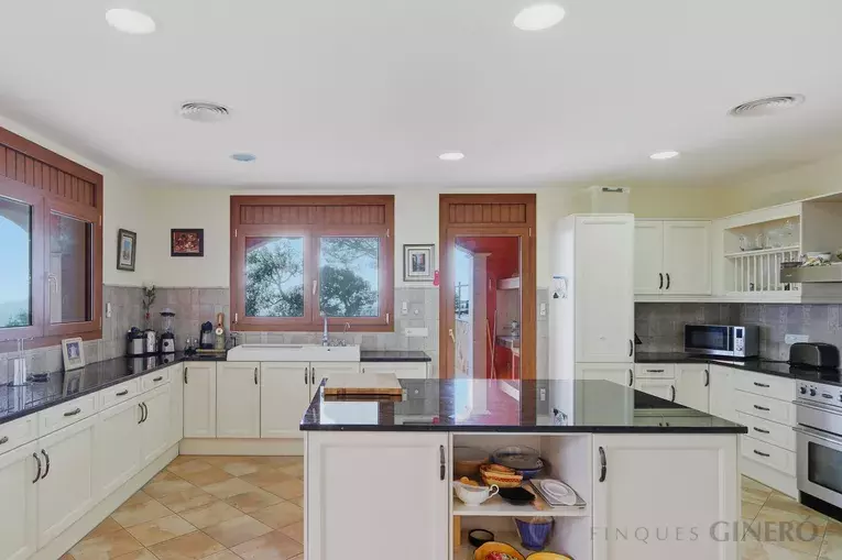 Exclusiva casa amb vistes panoràmiques al mar i màxima privacitat a Les Teules