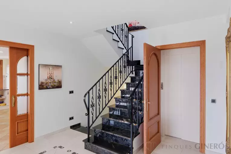 Exclusiva casa amb vistes panoràmiques al mar i màxima privacitat a Les Teules