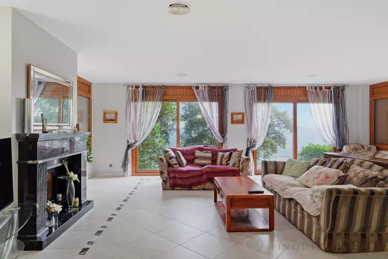 Exclusiva casa amb vistes panoràmiques al mar i màxima privacitat a Les Teules