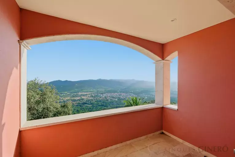 Exclusiva casa amb vistes panoràmiques al mar i màxima privacitat a Les Teules