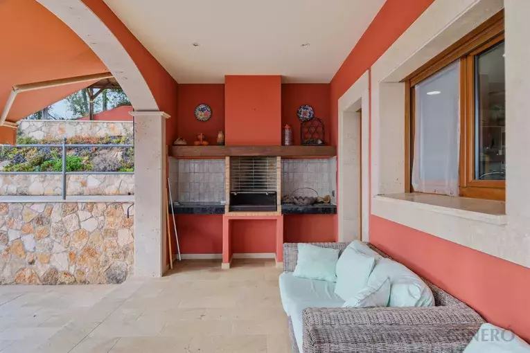 Exclusiva casa amb vistes panoràmiques al mar i màxima privacitat a Les Teules