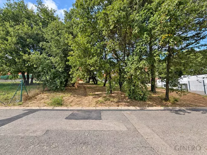 URBAN PLOT OF 906 M² IN CAN JORDI, RIUDELLOTS DE LA SELVA, WITH FRONTAGE ON TWO STREETS AND POSSIBLE SUBDIVISION